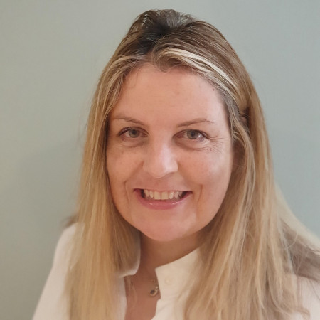 Picture  of Melanie Holmes