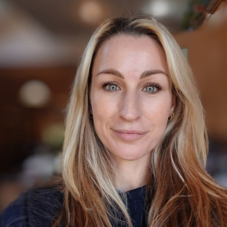 Picture  of Holly Hiscox