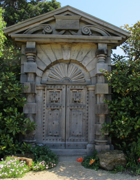 Picture  of Elizabeth McKellar