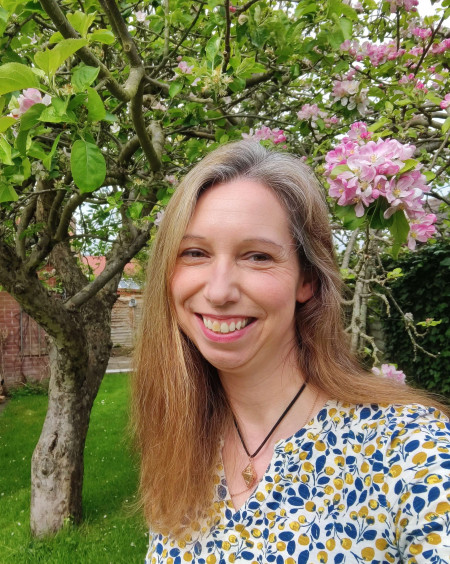 Picture  of Holly Woo