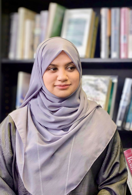 Picture  of Neela Khan