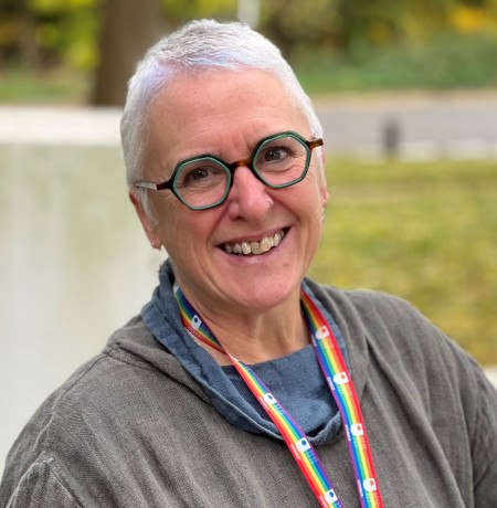 Picture  of Lynne Breeze