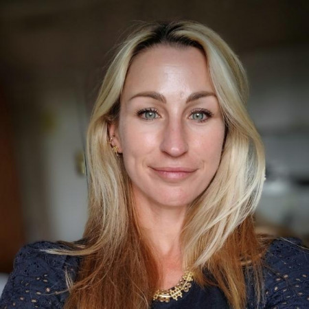 Picture  of Holly Hiscox