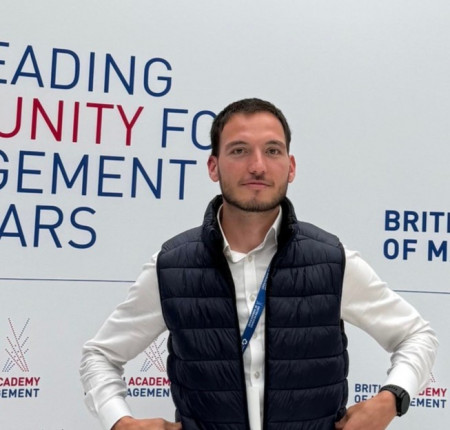 Picture  of Robin Strueber