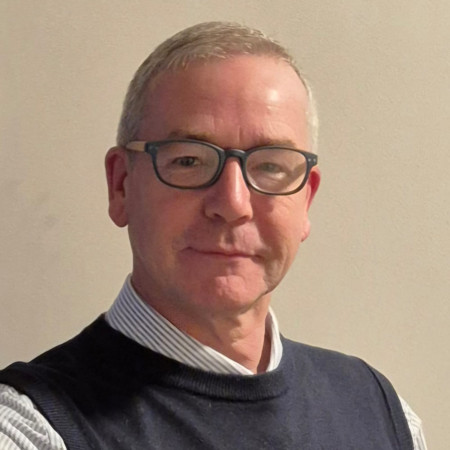Picture  of Ian Bates