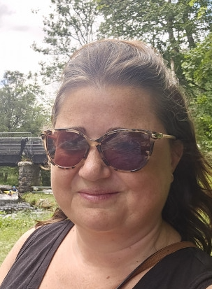 Picture  of Victoria Heffer